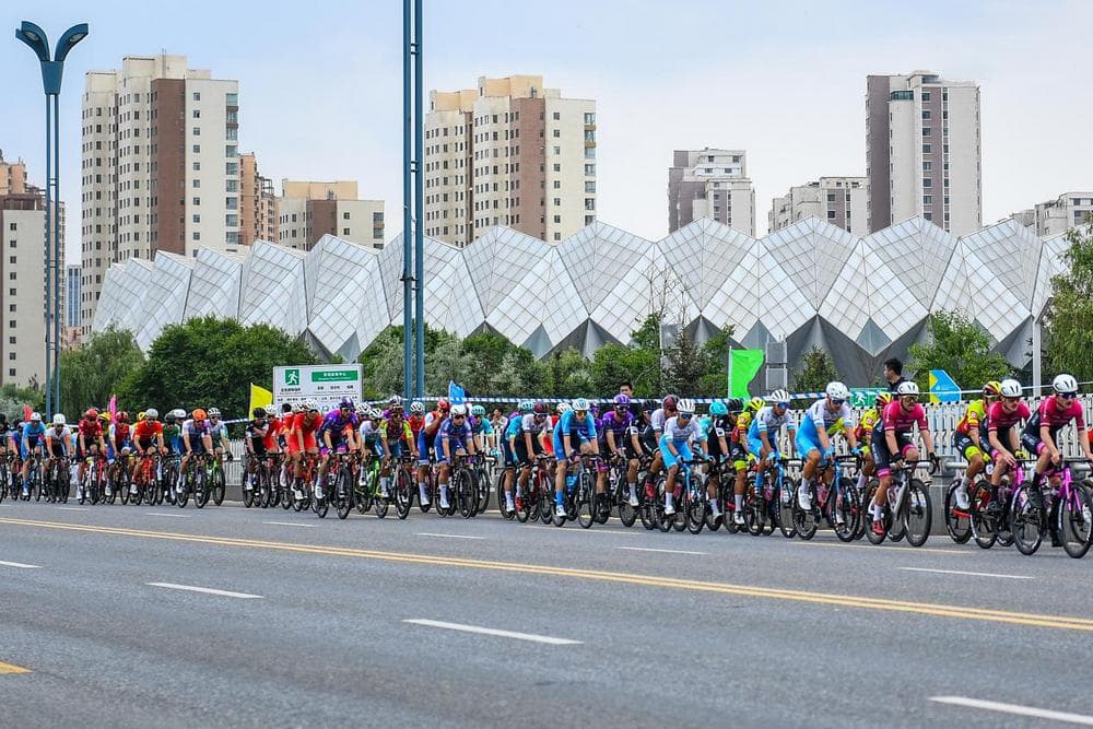 环湖赛让世界选手感受大美青海的“Cyclingsports”