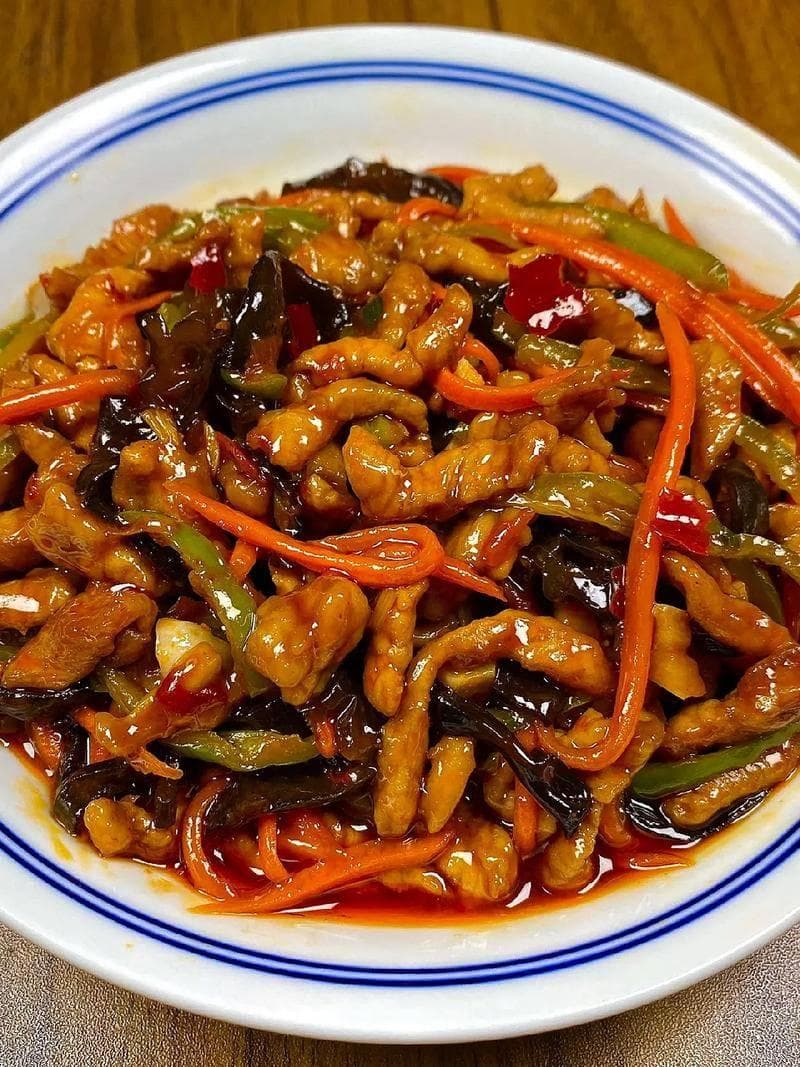 鱼香肉丝：川菜江湖中的味觉魔术师