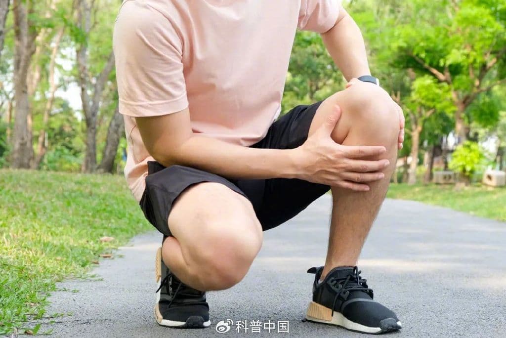 一个小动作，就能判断你的膝盖是否健康！快试试→