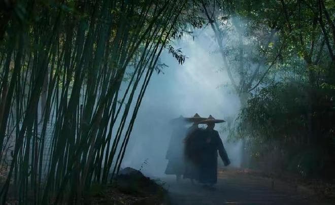 苏轼一首《定风波》于简朴中见深意，表现出旷达超脱的胸襟