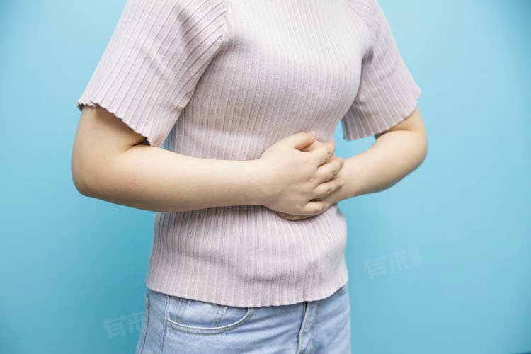 肚子感觉有水声咕噜响怎么办？原因分析与应对方法