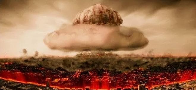 “李梅烧烤”比原子弹还可怕：800万房子被烧，50万日本人死亡