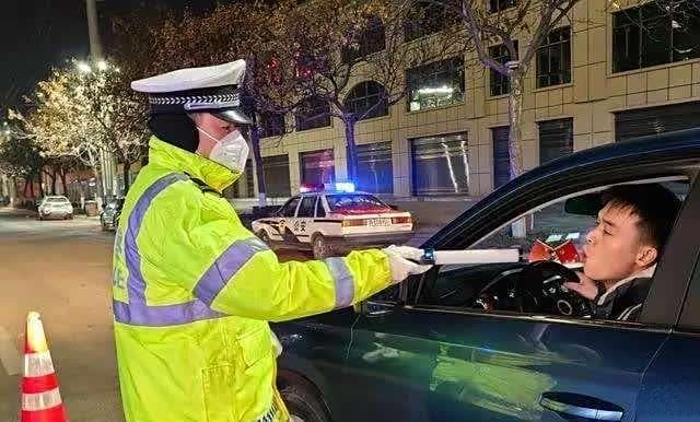 酒后开车启动自动驾驶模式算酒驾吗？法律与技术的边界探讨