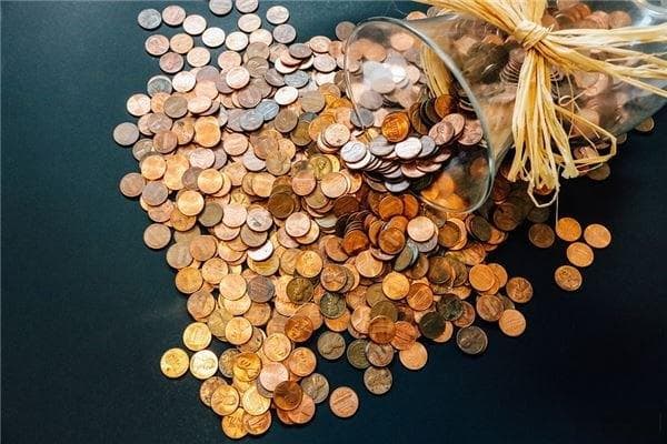 梦见捡钱：财富渴望还是逃避现实？解密梦境背后的深层心理