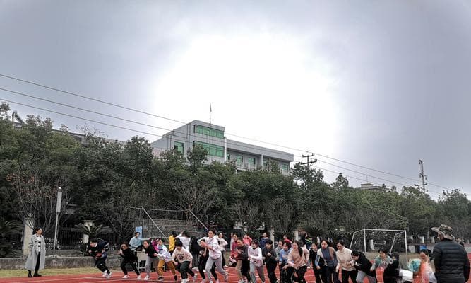 体测仪测800米跑步技巧有哪些？如何提高跑步成绩？