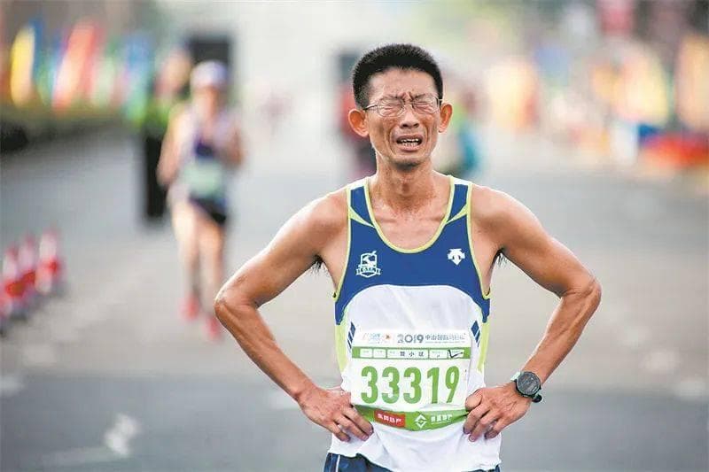运动摄影中的角度选择与情感共鸣