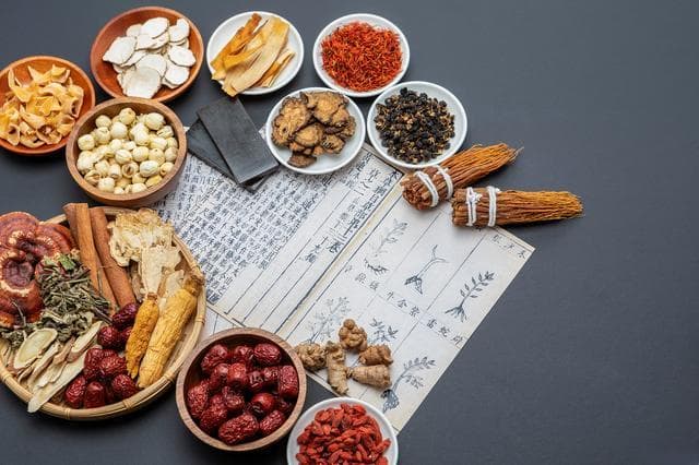 全谷物杂粮饭、紫薯、玉米：替代精白米的健康之选