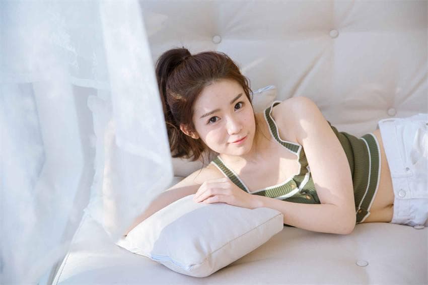 中午跟女生聊天开场白幽默大全，让你轻松打动她的心！