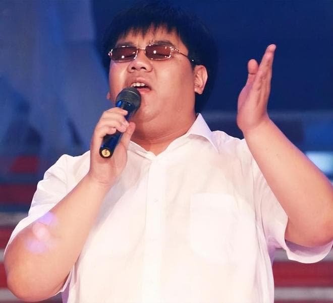从巅峰到谷底：盲人歌手杨光的自我救赎之路