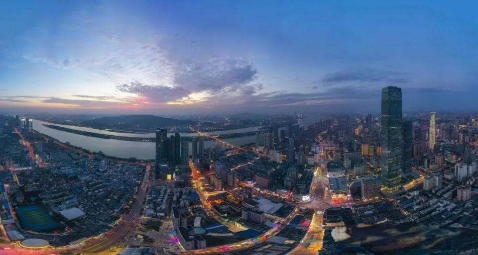 南昌六大景点全攻略：从滕王阁到天香园，领略千年古都魅力