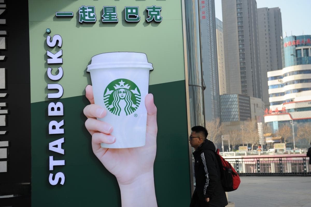 星巴克杯上错拼名字，竟是品牌营销的刻意为之