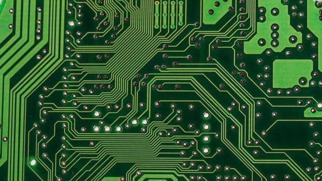 PCB走线设计：线宽与电流大小关系的深入解析