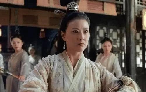 兄长被杀恋人亡，方艳青如何变成灭绝师太