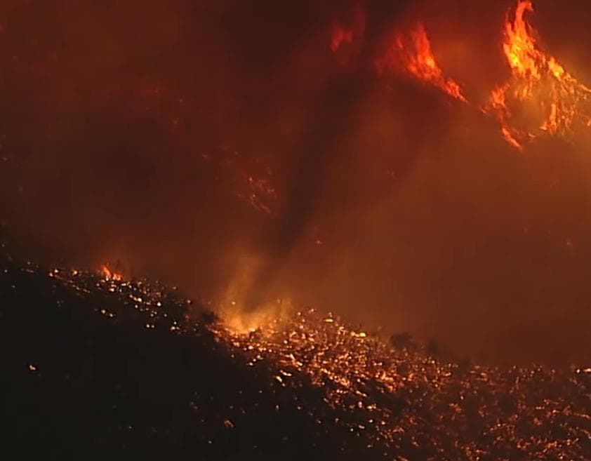 洛杉矶山火失控，为什么加州每年都如此频繁地发生山火？历年加州山火事件回顾