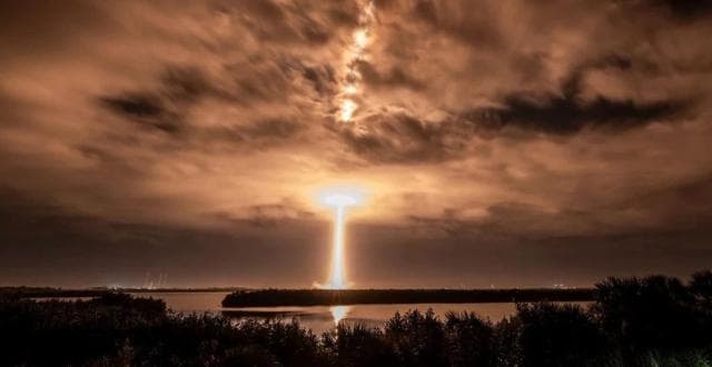 SpaceX成功发射21颗星链卫星，元旦前137次发射收官
