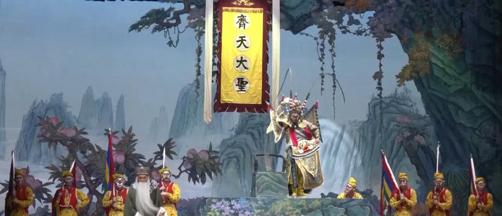 “传承+创新”戏曲玩出新花样 传统艺术惊艳“出圈”