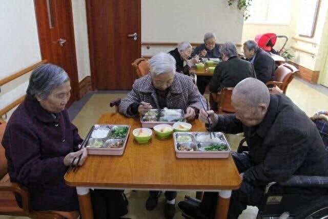 社区嵌入式养老服务与多元化模式解决方案