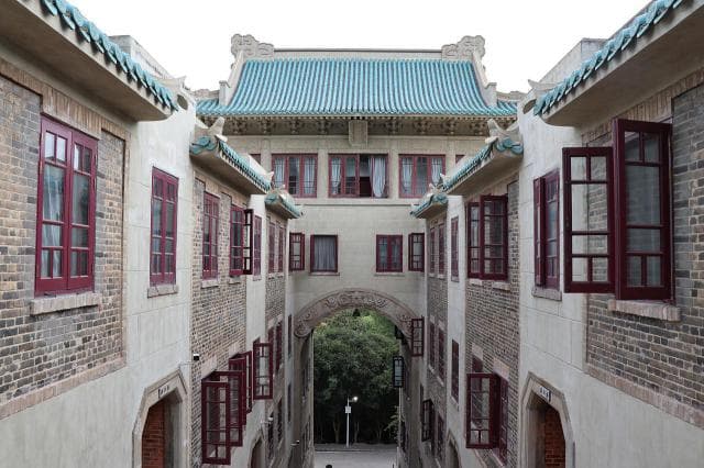 两汉经学：今文经学与古文经学的对立与融合