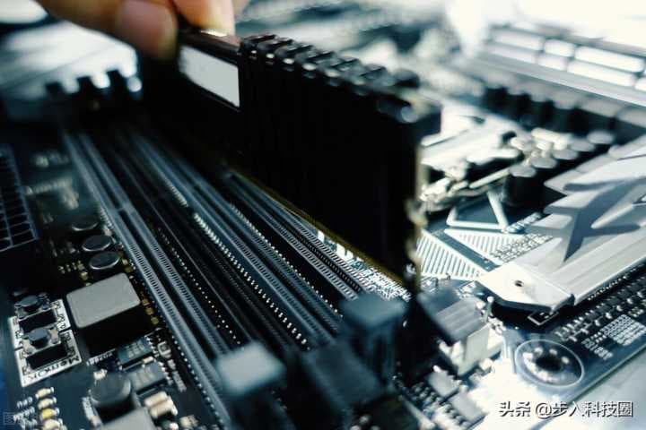 i5十代最高支持多少内存，内存频率看主板还是cpu