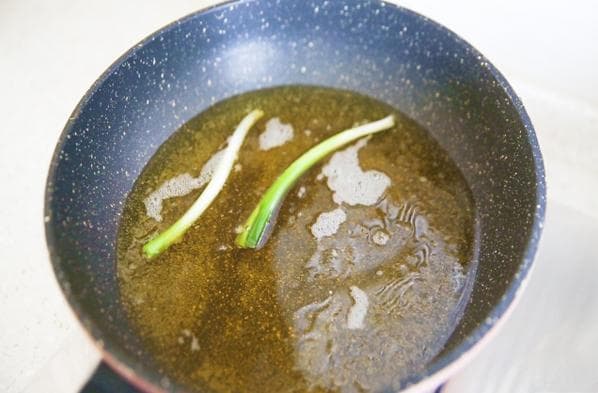 炸葱油的制作方法：香料选择与熬制技巧详解