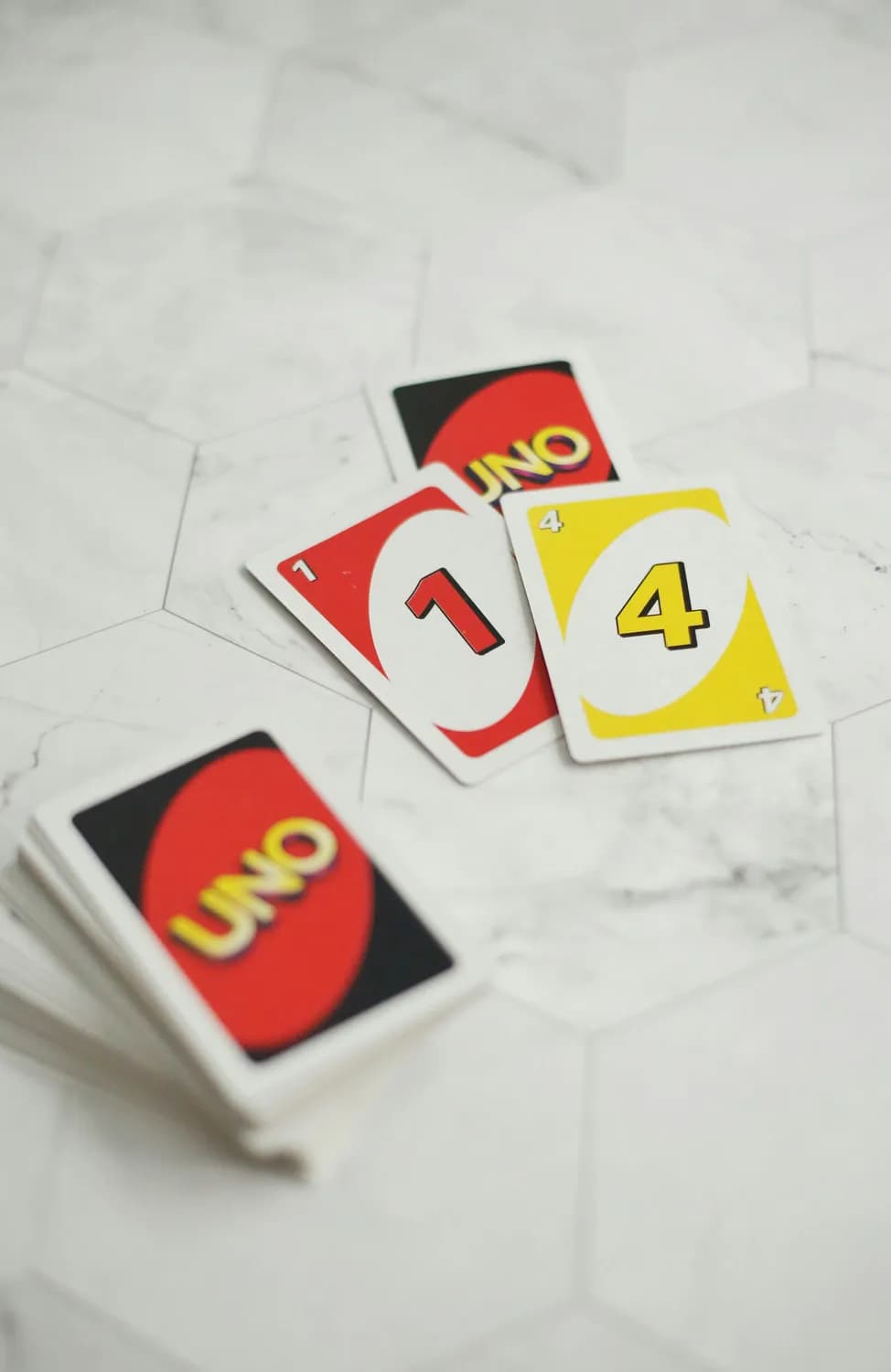 UNO Flip全新玩法揭秘：双面牌挑战极限