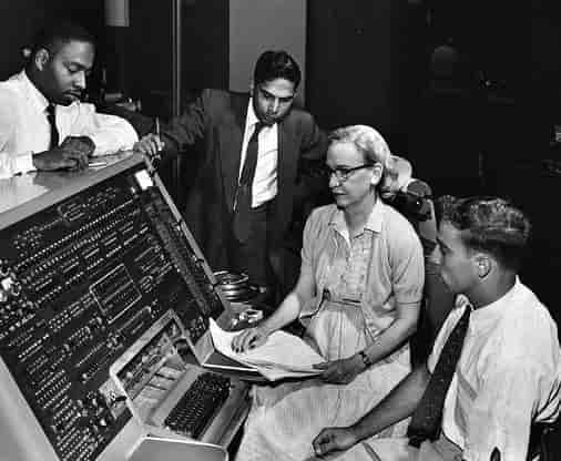 百万年薪也难求！COBOL 人才断层，AI 能否接棒？