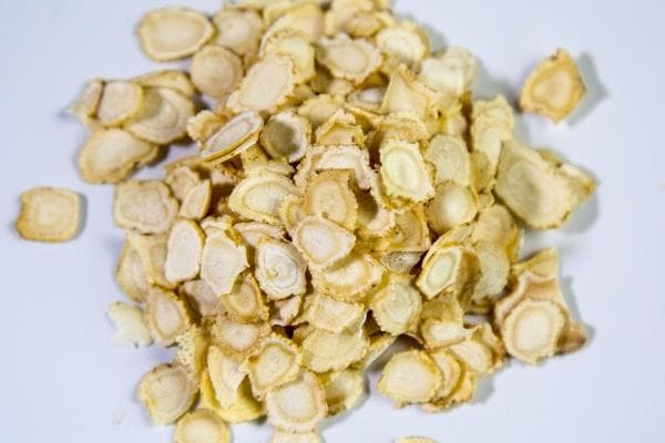 西洋参：增强免疫力的养生佳品，四类人尤其适用