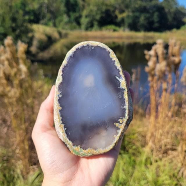 水化玛瑙：包裹百万年古水的地质奇迹