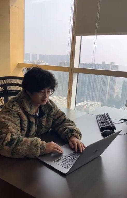 AI爆款音乐《七天爱人》创作者杨平：版权卖了数万元，理解被举报和质疑