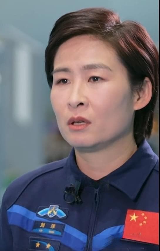 央视名嘴提问：女性怎样平衡事业和家庭，航天英雄刘洋高情商回复