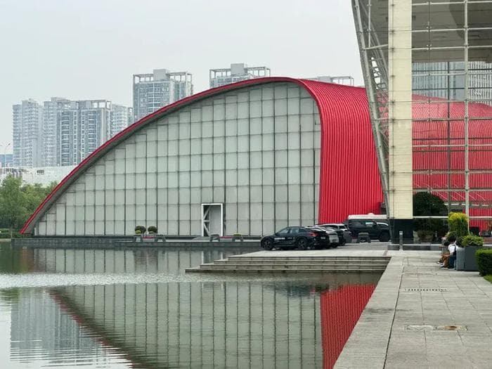 东风汽车：两高管被查凸显反腐决心，今年已通报15起违规