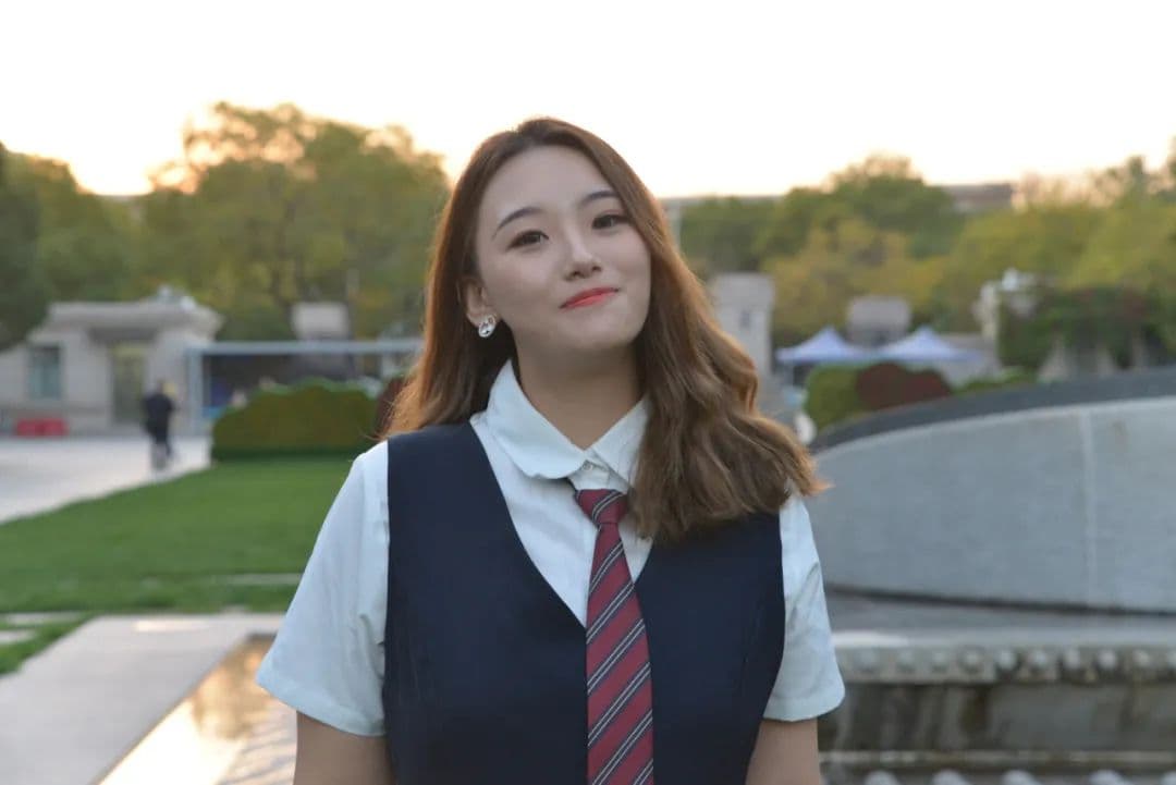 她为什么能当学生会主席？这是答案！