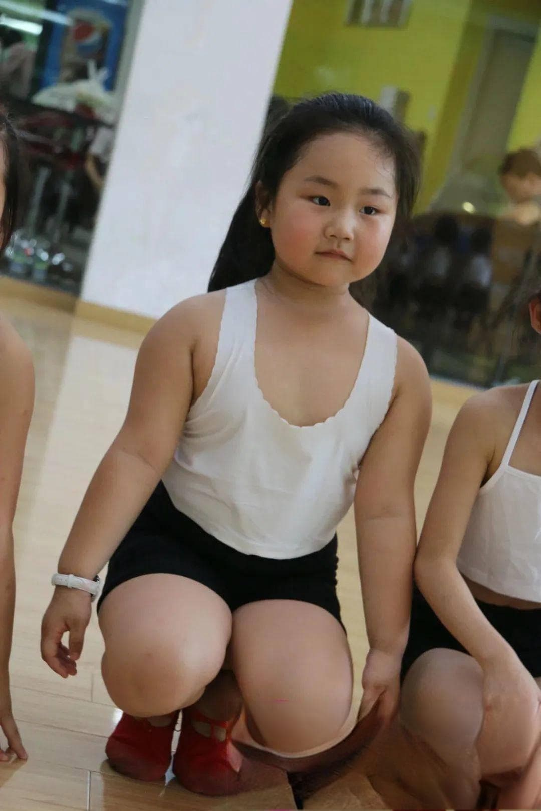 越努力越幸运！妈妈拍视频记录女儿学舞10年：奶乎乎的宝儿成了自信舞者
