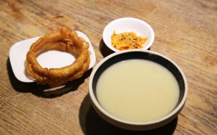 老北京的豆汁儿：传统饮品的文化传承与创新
