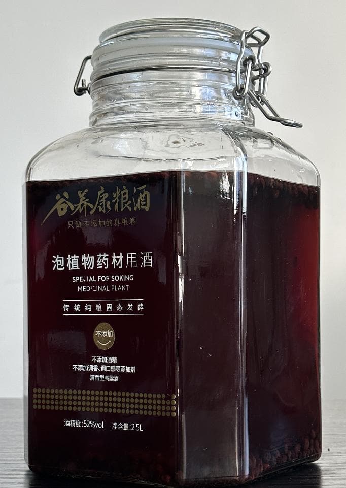 桑葚泡酒的正确方法与搭配技巧，如何选择酒材与制作比例