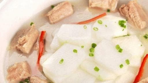 炖山药作为一道家常菜肴，不仅简单易学，而且营养丰富