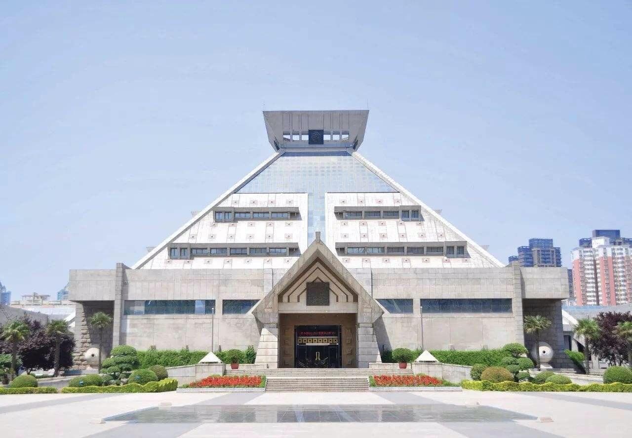 郑州一日游全攻略：从博物院到夜市，玩转省会城市