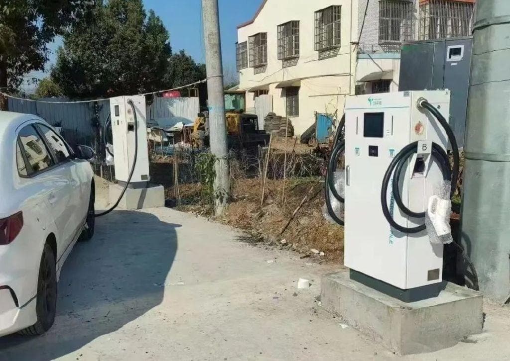 县城修车生意大变局：大量4S技师返乡创业、“自助修车”兴起……