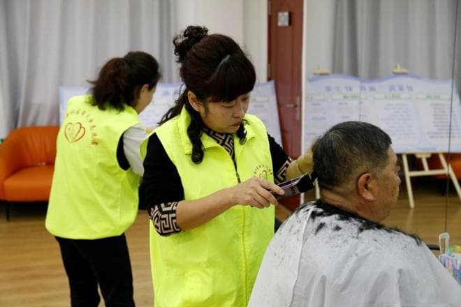 爱心理发屋，一"火"就是七年