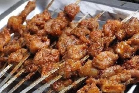 锦州必吃烧烤攻略：从特色菜品到经典酒水，这些美食不容错过