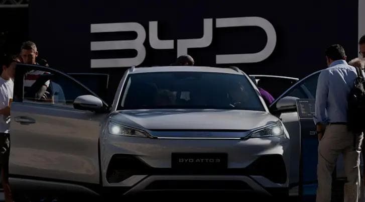 2025年中国电动汽车销量超传统汽车，行业迎来重大转折