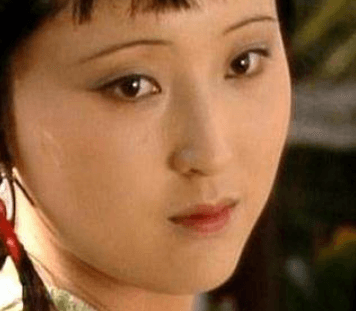 红楼梦中琥珀是什么人？她与鸳鸯有何联系？