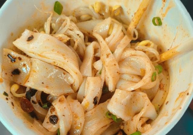 四川广元五大特色美食：从蒸凉面到核桃饼，每一道都是舌尖上的惊喜！