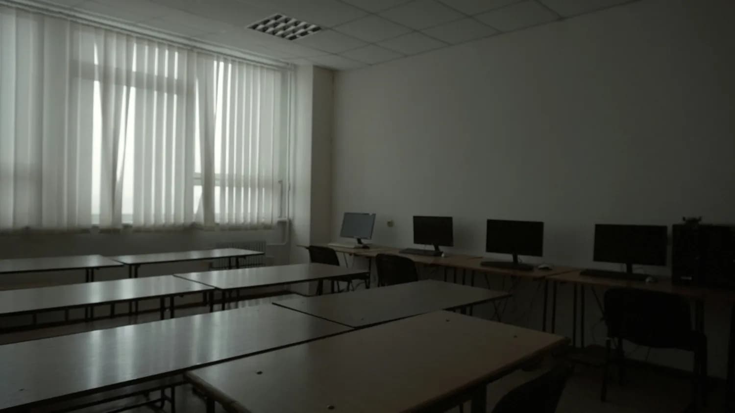 天津职业大学：眼视光技术vs机械制造与自动化，哪个专业更有前途？