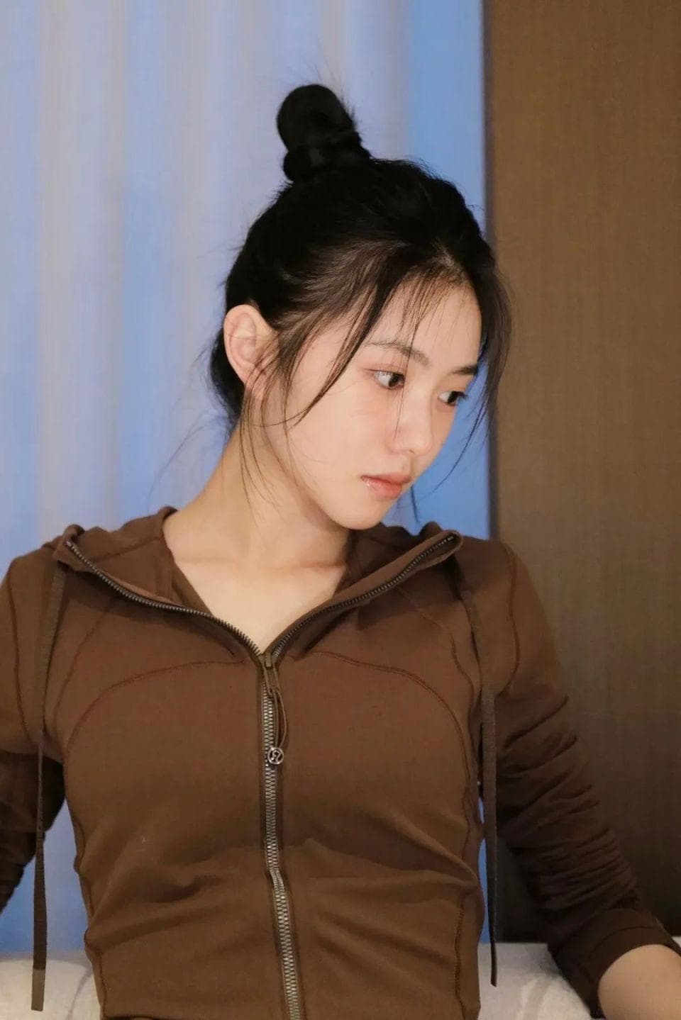 女明星都在穿的秋冬“暖色”：棕色系穿搭完全攻略
