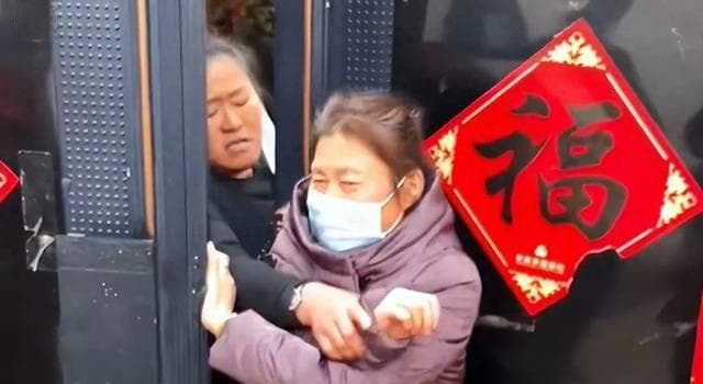 大衣哥朱之文：从草根到巨星，荣耀背后的无奈与坚守