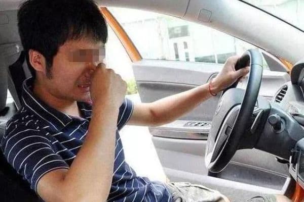 如何有效去除车里汽油味