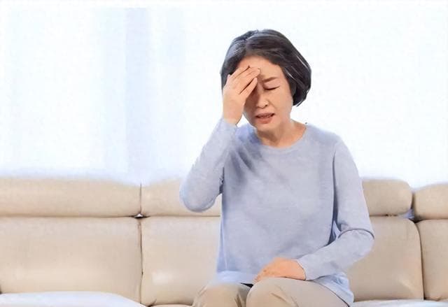 吃降压药一口酒都不能喝？警告：高血压还喝酒，3个后果承担不起