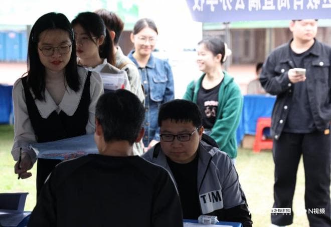 公费定向培养师范生毕业后"高代价"违约调查