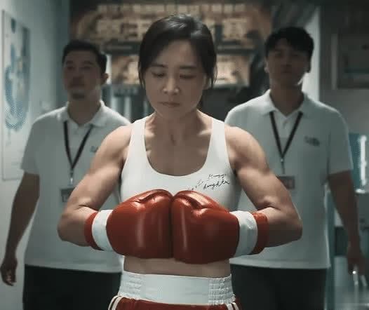 贾玲的《热辣滚烫》不是2025年新片！